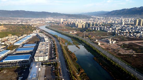 莲花池路：全力打造色彩鲜艳的迎宾大道