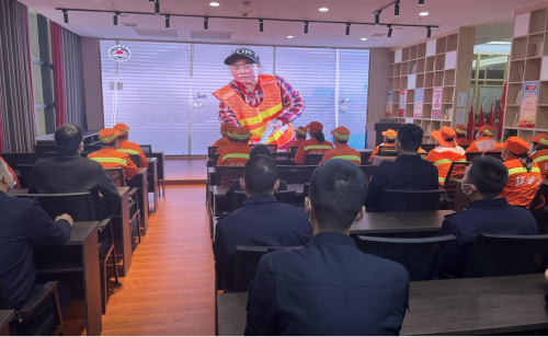 房县城管：开展“弘扬工匠精神 创文建新功”  教育实践活动