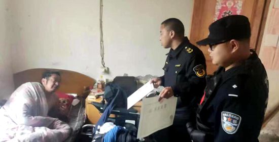 大木厂镇：送“证”上门，服务到“家”