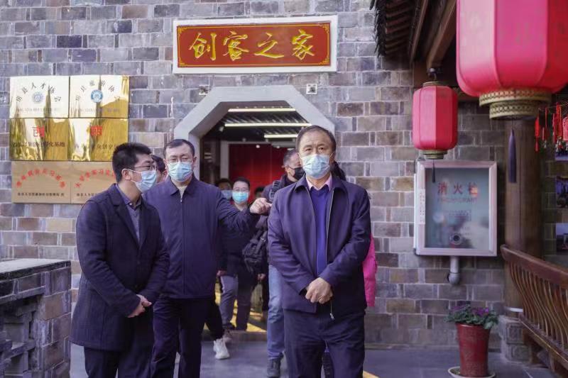 邓子新院士来房考察合成生物创新城项目建设情况