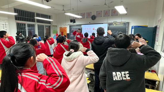 尹吉甫学校开展“宪法宣传周”系列活动