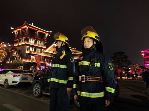 元宵节房县消防24小时巡逻守护辖区平安