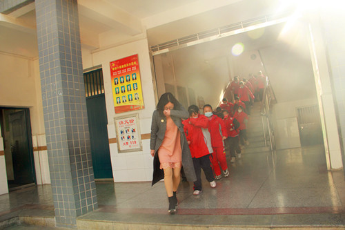 房县东城小学：以练筑防护 防患于“未燃”