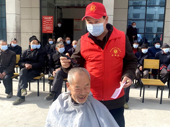 沙河乡：志愿者到福利院开展学雷锋活动