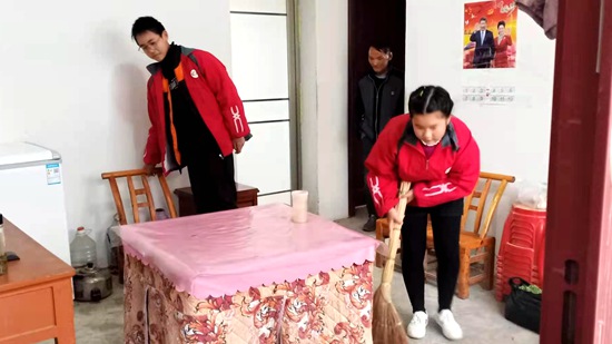 大木厂镇开展志愿服务进社区活动