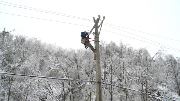 国网房县供电公司：迎战“倒春寒” 全力保供电