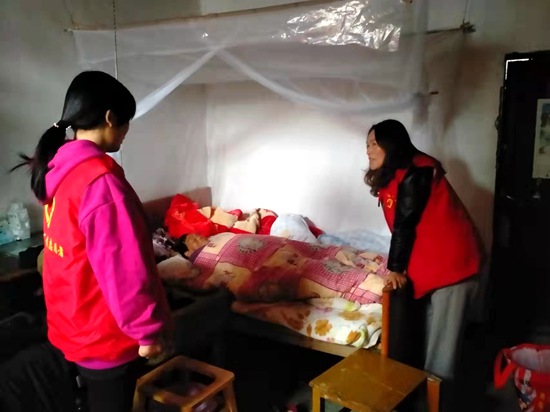 大木厂镇开展“情暖夕阳 爱心敲门”志愿服务活动