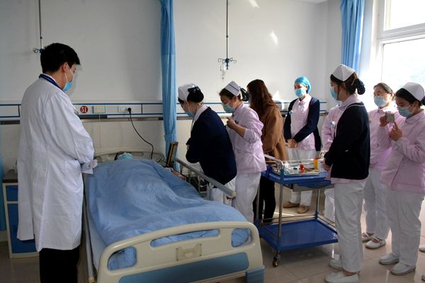 多环节“实战” 县中医院举行急性胸痛救治应急演练