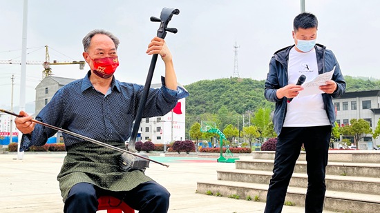 大木厂镇：让传统戏曲进农村