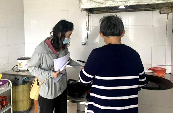 县黄酒产业发展中心开展包联入户活动