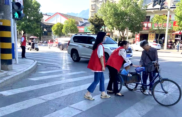 政府办：开展文明劝导志愿服务