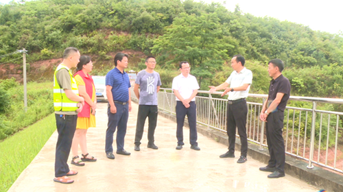 房县部门联合全力开展防汛工作