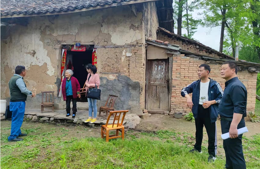 化龙堰镇：“三举措”推进农村自建房安全排查工作