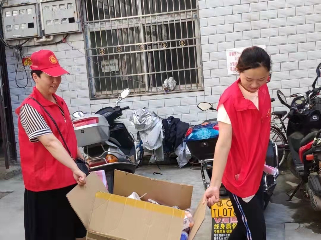 房县卫生健康局把创文做深做实