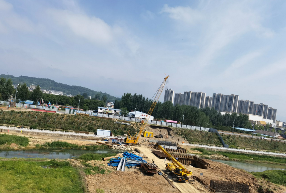 房县发改局：加强重点项目预警管理