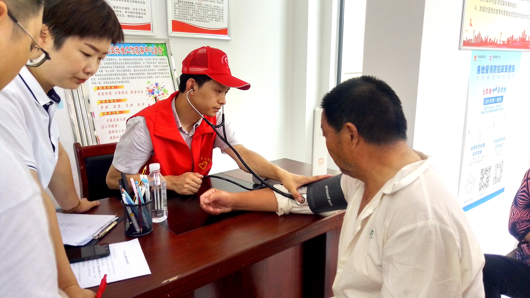 房县广济医院：“三防”知识进社区