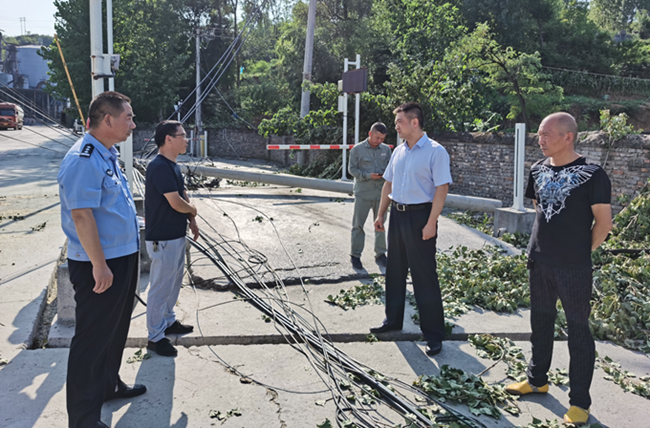 企业有需求 公安有行动——房县民警现场办公为企业解难纾困