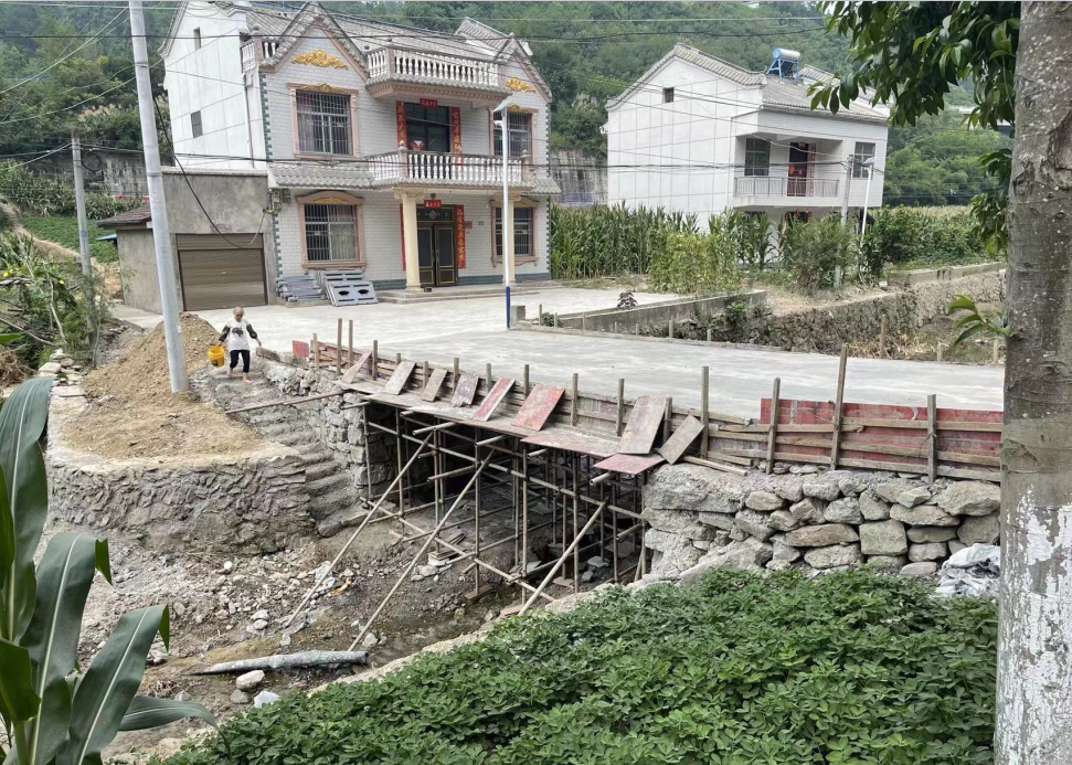 窑淮镇：修建便民桥惠民生