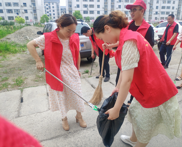 房县卫健局创文出实效