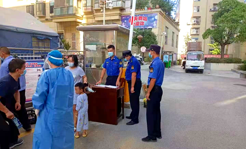 房县城管：闻令而动 防疫一线显担当