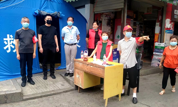 房县新华书店：疫情防控  我们在行动