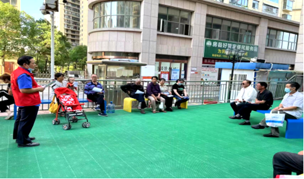 房县城管：开展“文明小区 共同缔造”宣传活动