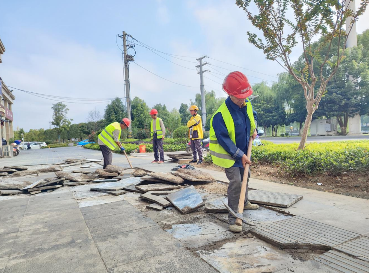 房县鑫茂水利：助力文明城市创建 彰显国企责任担当
