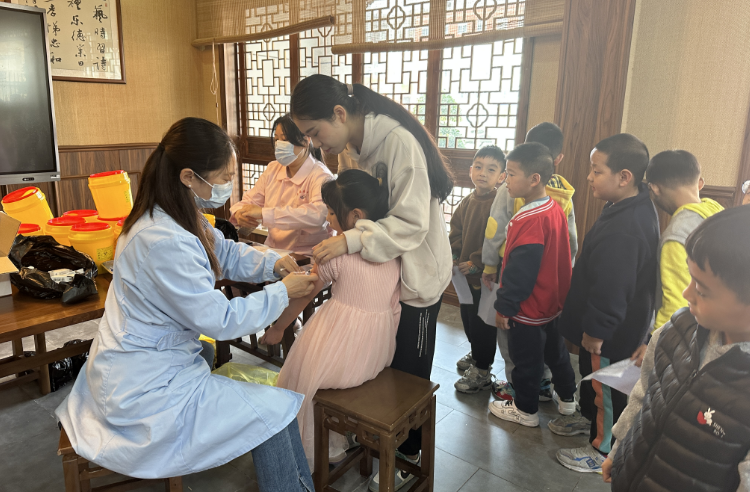 县实验小学扎实开展秋冬季传染病防控工作