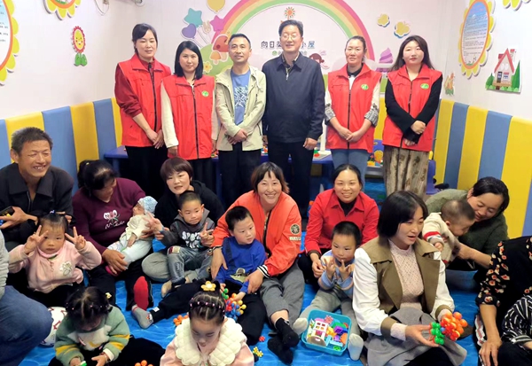 房县第二家“向日葵亲子小屋”揭牌启动