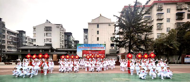 备战巡游迎佳节 紧密锣鼓排练忙