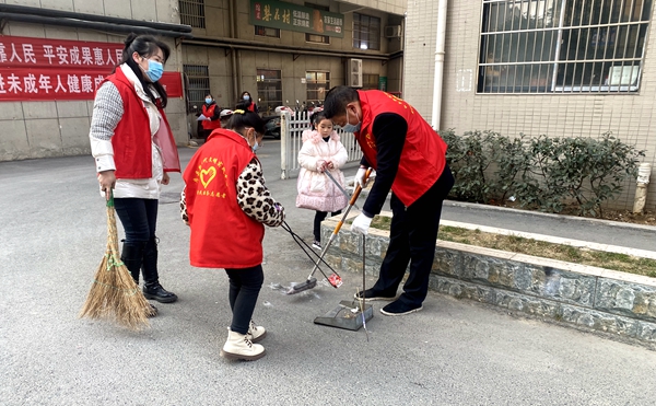 房县：环卫大整治 提升环境不松劲