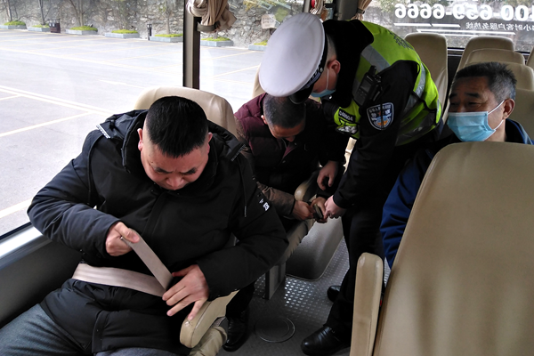 房县野人谷镇：打造文明旅游，有“颜”更有“言”