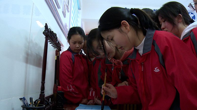 房县实验中学：禁毒知识护成长 最美青春不“毒”行