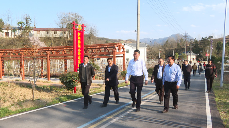 刘庆涛调研房县村集体经济发展工作