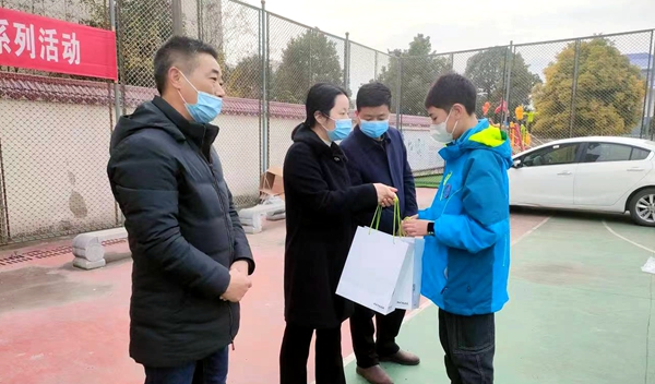 房县残联精准服务残疾人落实干部能力作风建设精神