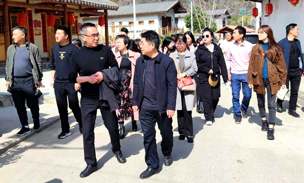 房县创文办：“面对面”转作风提效能抓落实