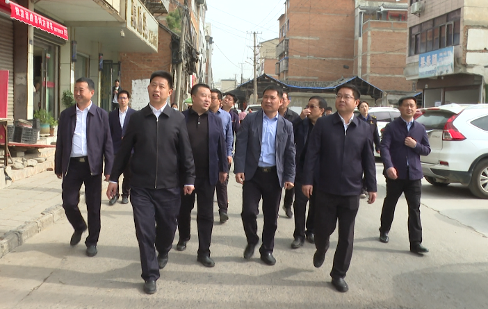 纪道清在调研城市更新工作时强调：加快城市更新步伐 让老城区焕发新活力