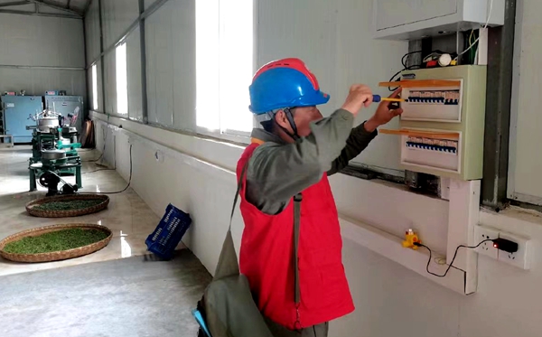 房县供电公司：“五一”不打烊，乡村振兴“注”电能