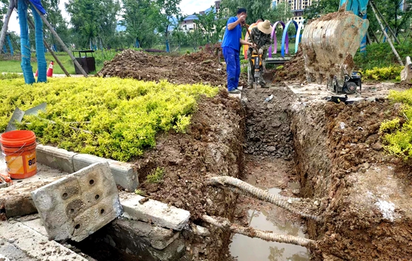 房县公路养护中心：开展公路排水设施专项检查工作