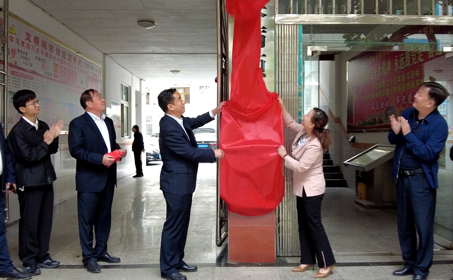 房县疾病预防控制局挂牌成立