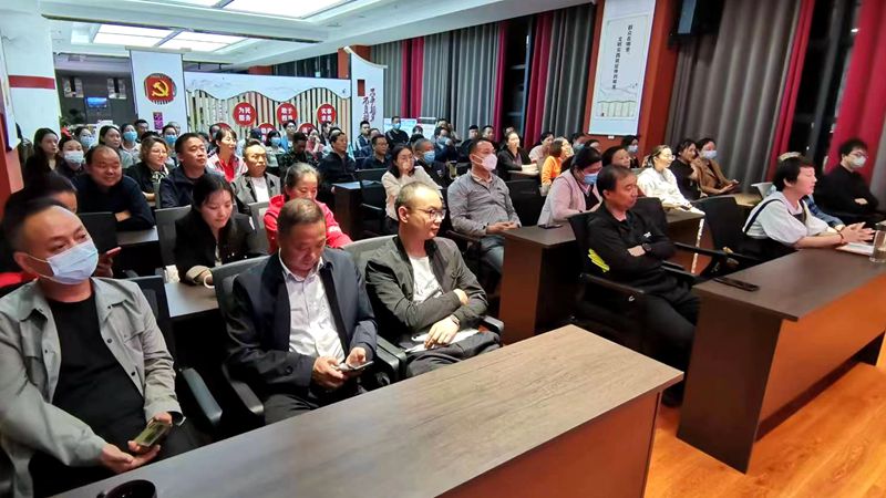 我县社会各界积极收看《荆楚有好物》房县专场直播活动