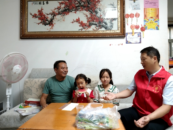 房县党校：呵护成长  为爱守护