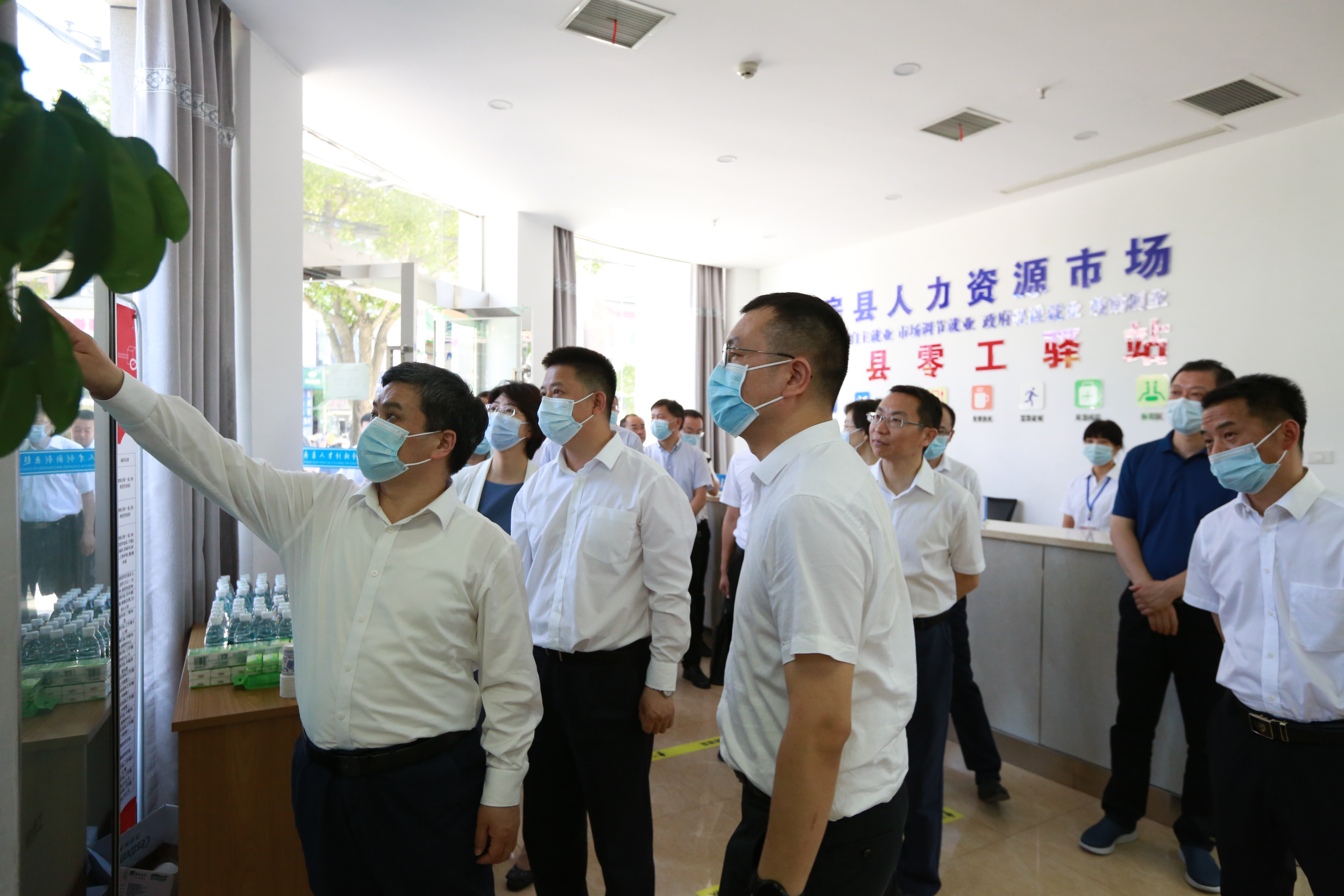 房县：多举措推动就业工作跑出“加速度”