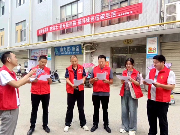 县应急管理局：深入包联小区开展“三防一倡”宣传教育活动