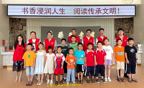 房县政府办：走进博物馆图书馆，享文化之旅