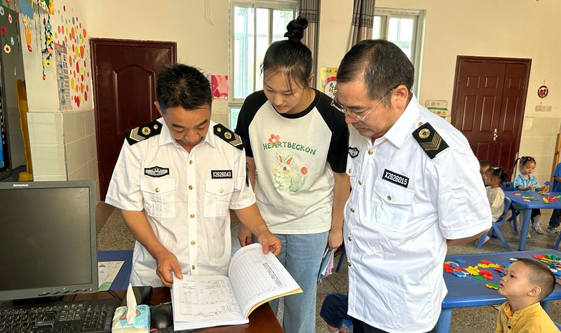 大木厂镇开展校园卫生和食品安全大检查活动