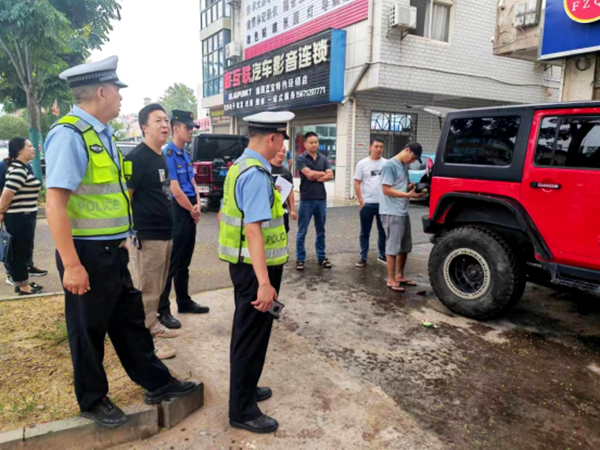 房县：多部门联合发力整治交通秩序 助推文明城市创建