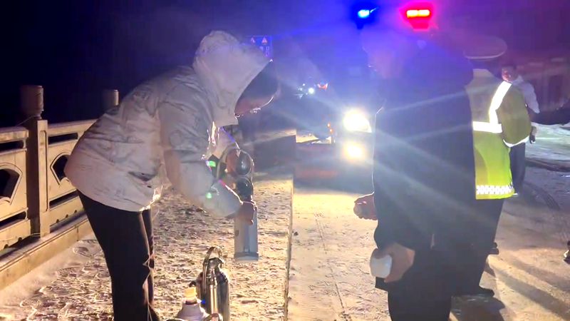 我县全力服务高速公路滞留司乘人员