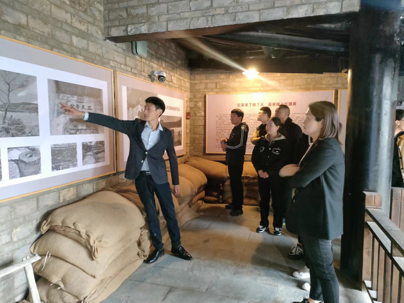 城关财政所组织党员干部 开展红色教育活动