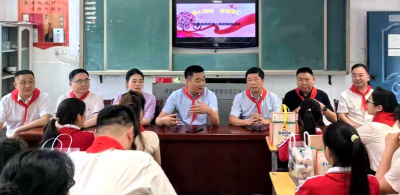 房县财政局开展“爱心妈妈”结对帮扶活动